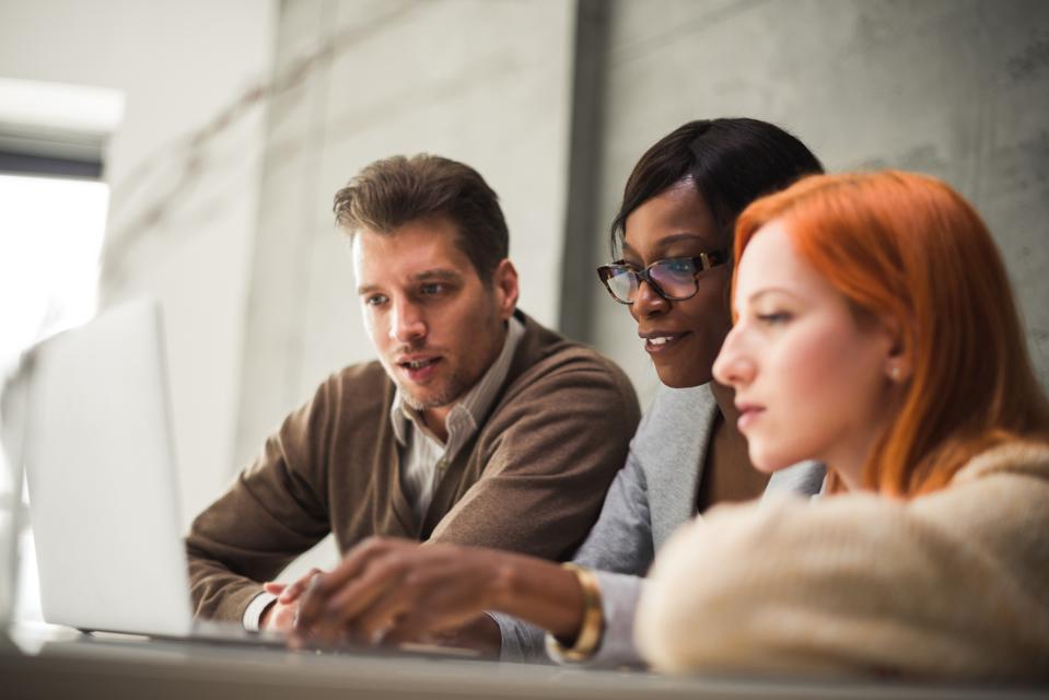 The Shift From Assistance To Autonomy: How AI Is Rewriting The Playbook For Field Service